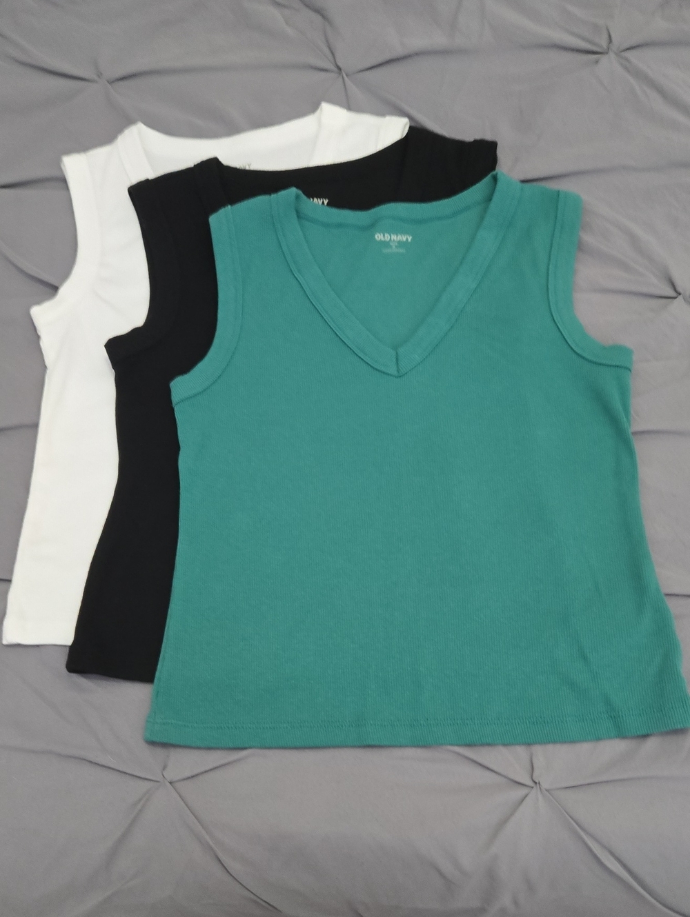 3-Pk Old Navy Women’s Teal V-Neck Tank Top - Teal, Black & White Set